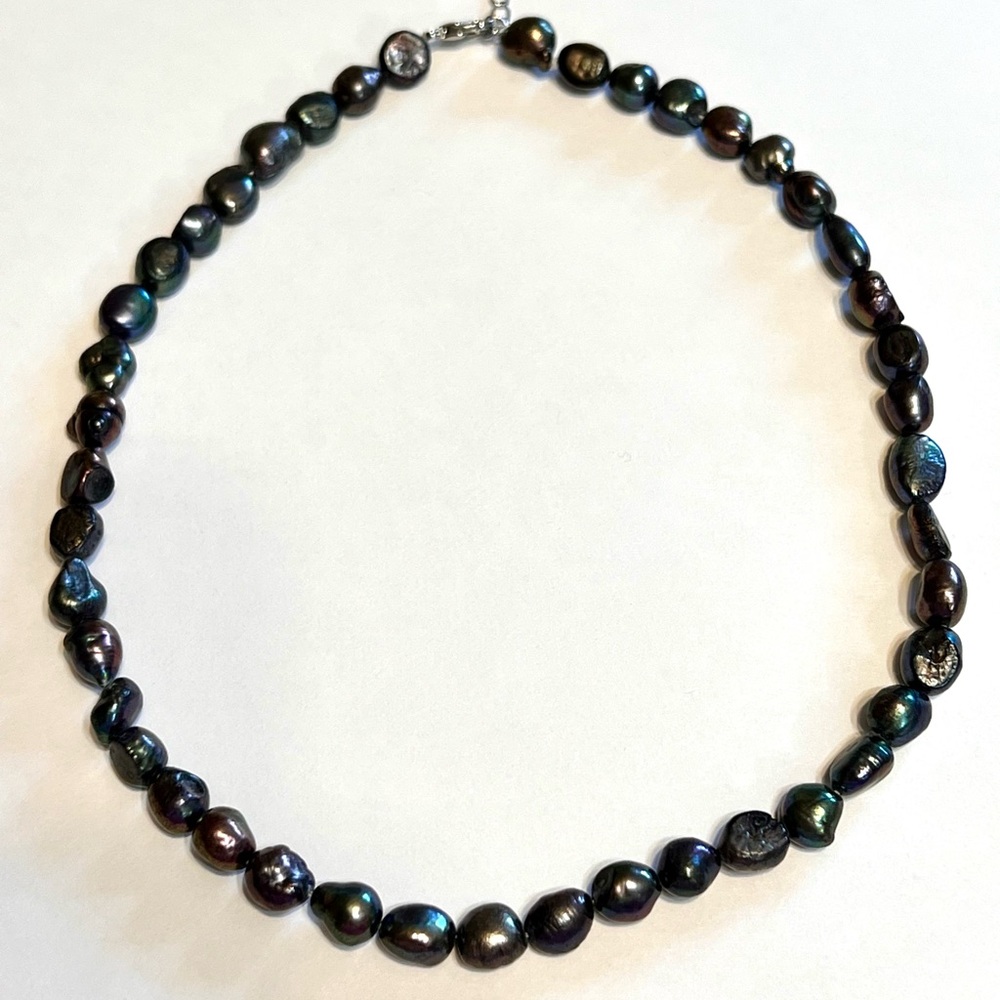 Fresh water pearl peacock necklace size 16”
